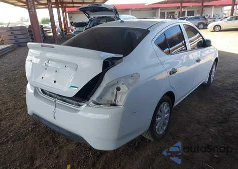 2015 Nissan Versa 1.6 S+ z USA, uszkodzony, nr VIN 3N1CN7AP8FL879930